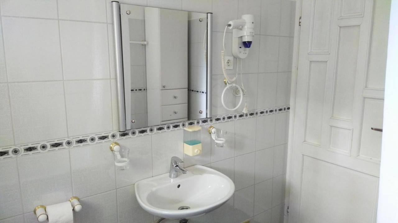 Guest House Kolić Drežnik Grad Extérieur photo