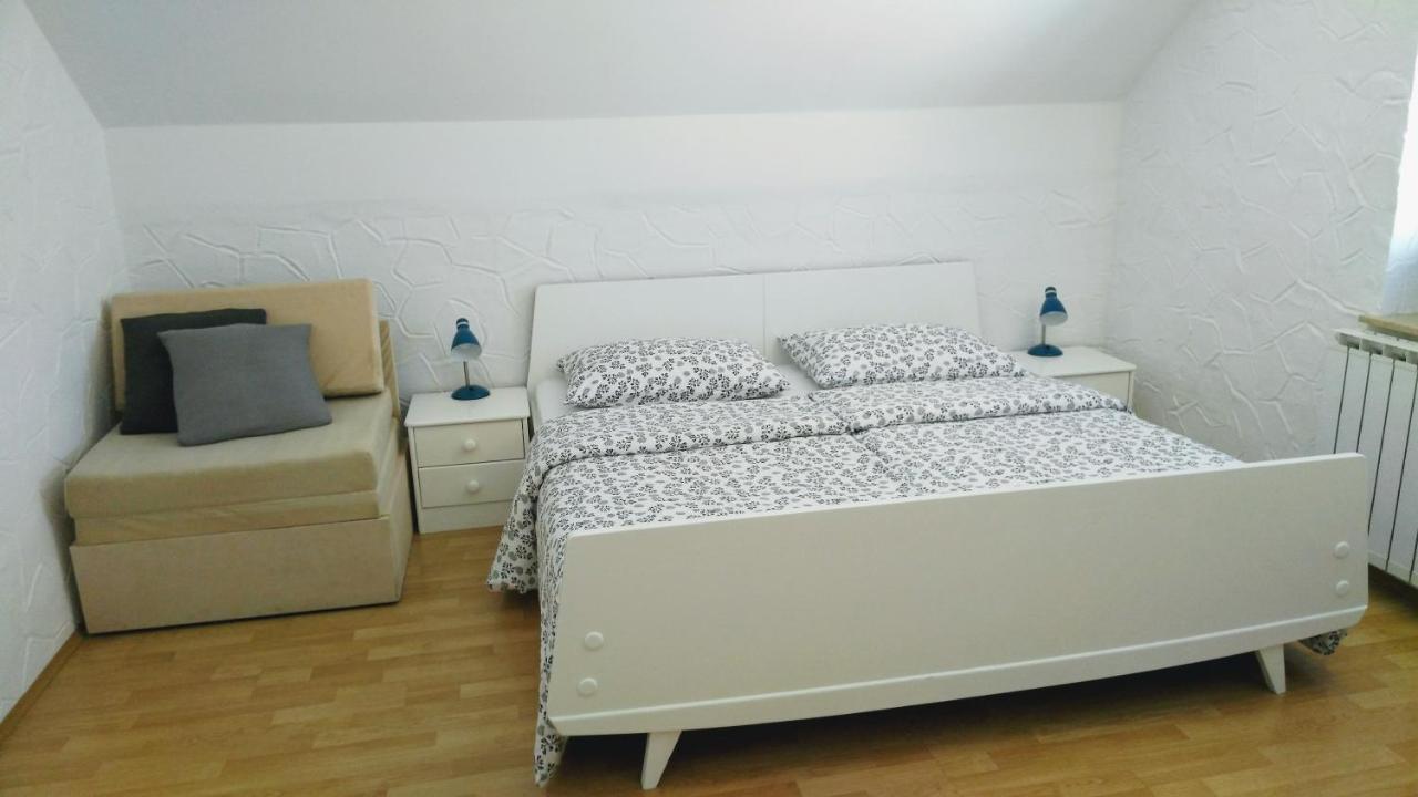 Guest House Kolić Drežnik Grad Extérieur photo