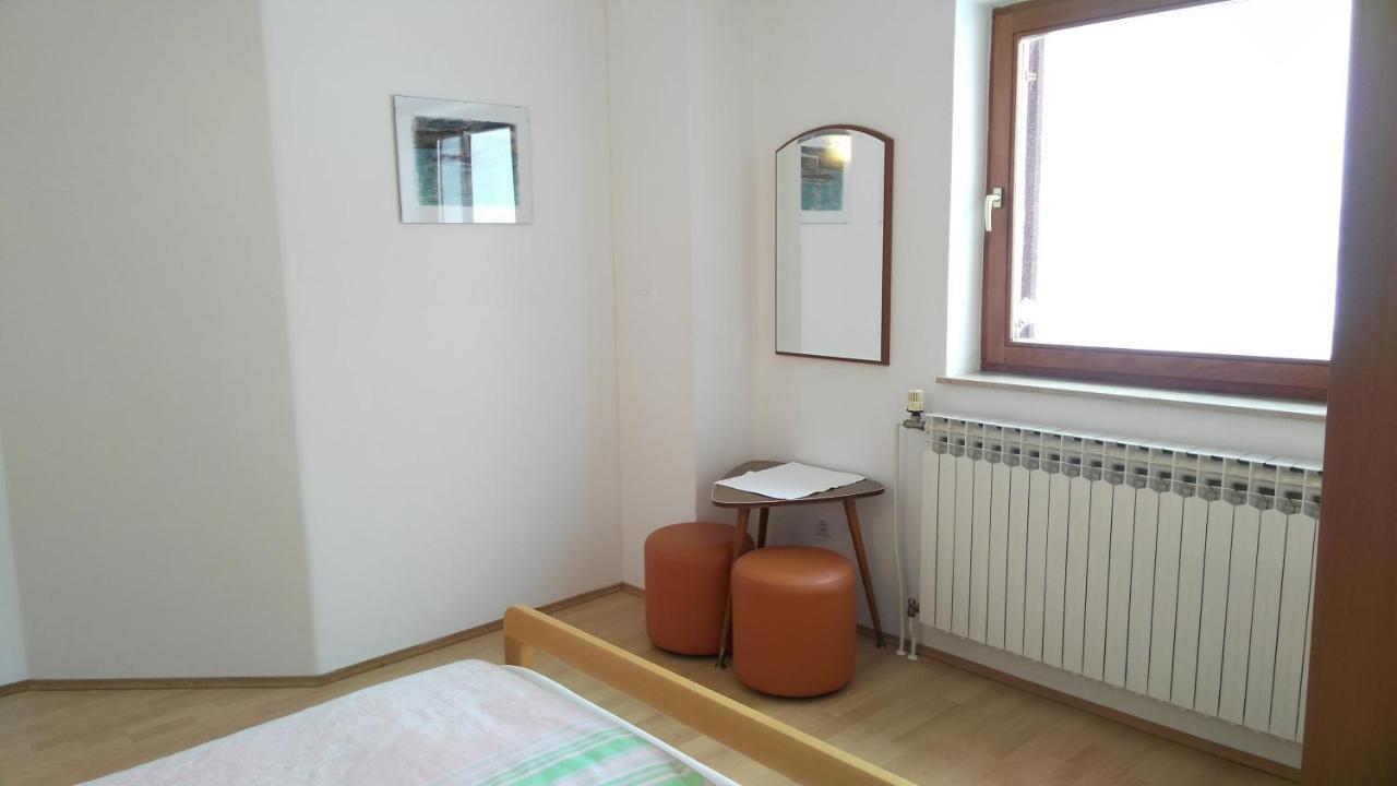 Guest House Kolić Drežnik Grad Extérieur photo