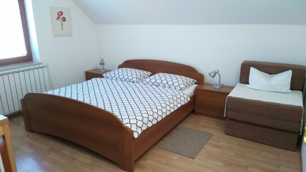 Guest House Kolić Drežnik Grad Extérieur photo